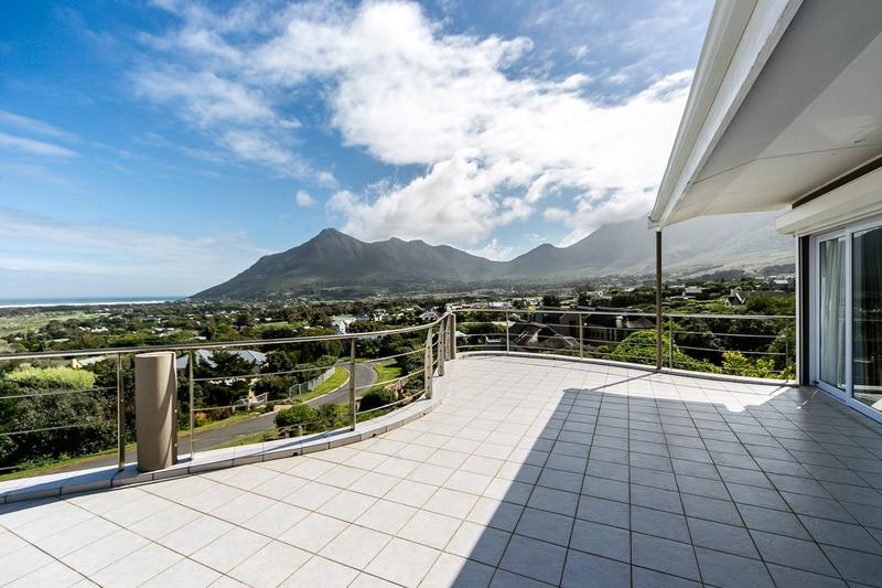 5 Bedroom Property for Sale in Crofters Valley Western Cape